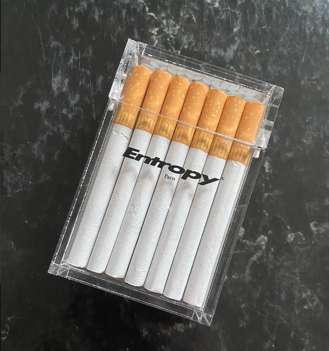 Paquet de cigarettes transparent